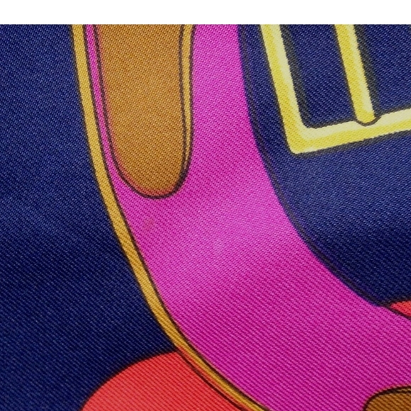 Authentic CELINE Chain belt pattern scarf silk. - Picture 3 of 4